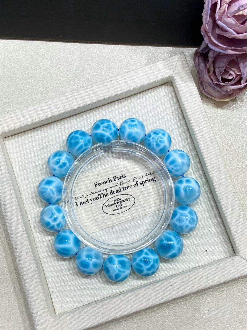 Natural gemstones can be customized